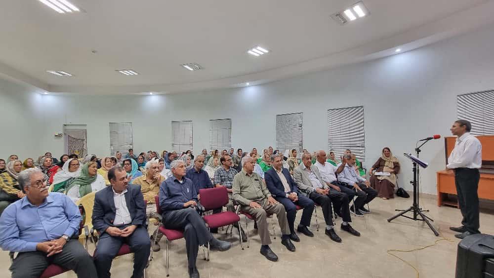 مراسم گرامی داشت هفته سالمند در خانه امید پاک گلها بندرعباس برگزار شد